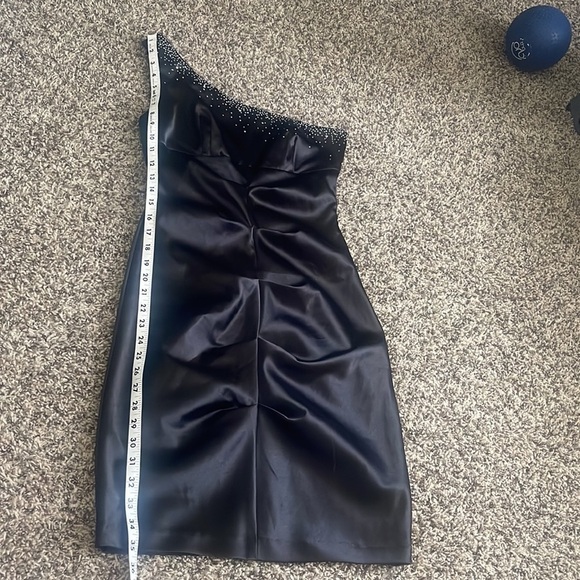 Beautiful Black Blondie Nites dress - Picture 3 of 11